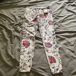 Brand new with tags NIKE Legend Tight. Size medium beautiful colors